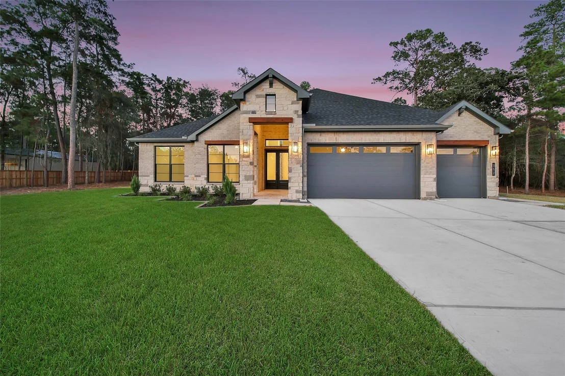 Photo of 352 Louvenia Court