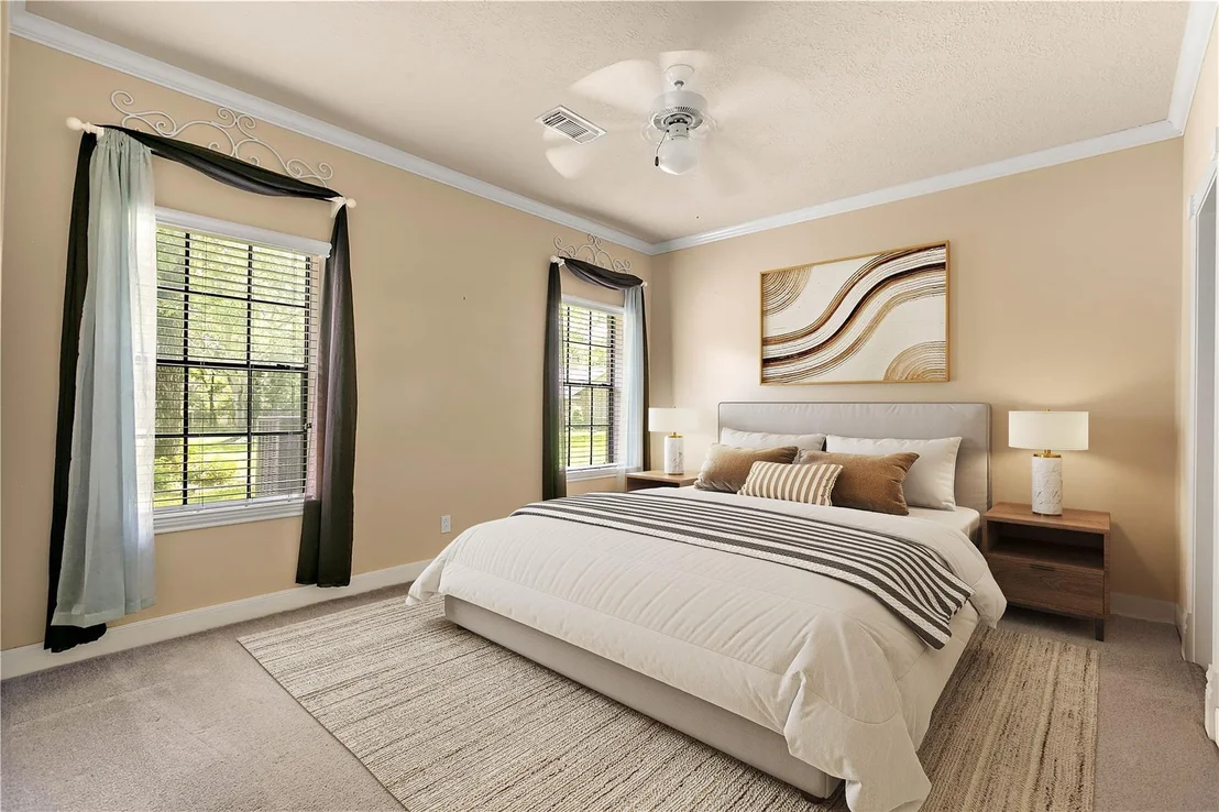 Photo of 2 Oak Crest Circle