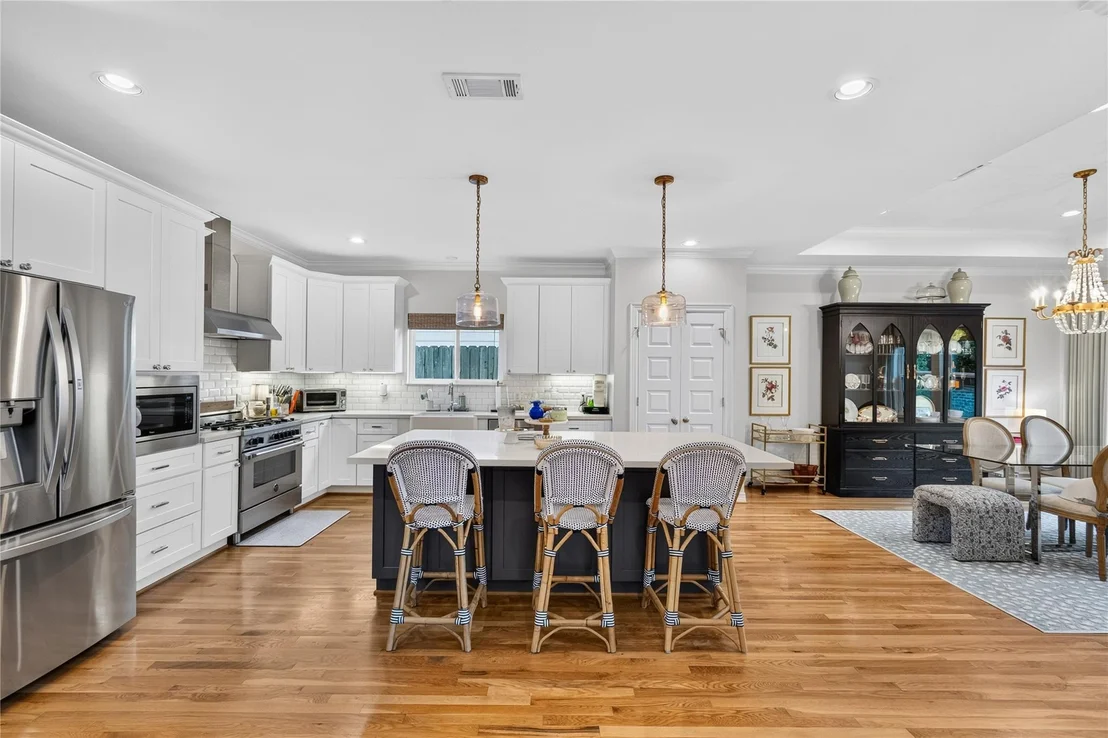 Photo of 1722 Chippendale Road