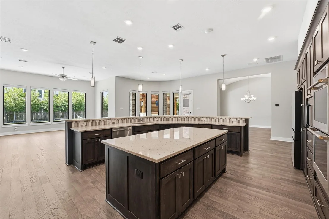 Photo of 4715 Lake Crest Drive
