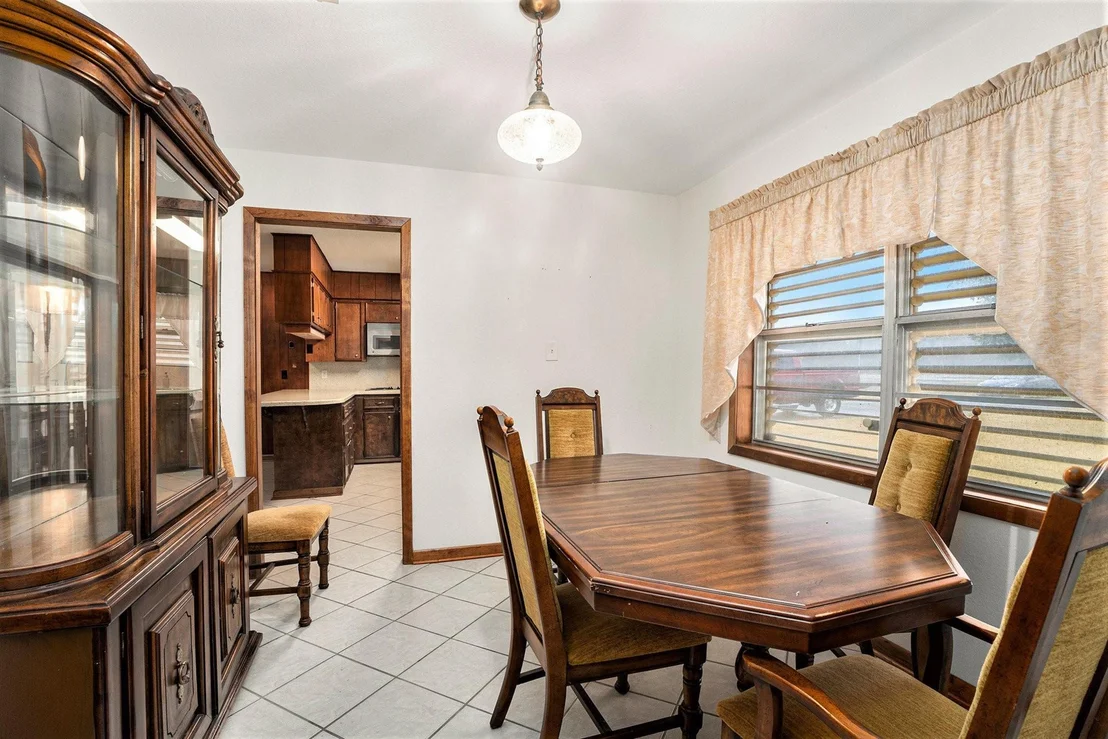 Photo of 5725 Highland Road