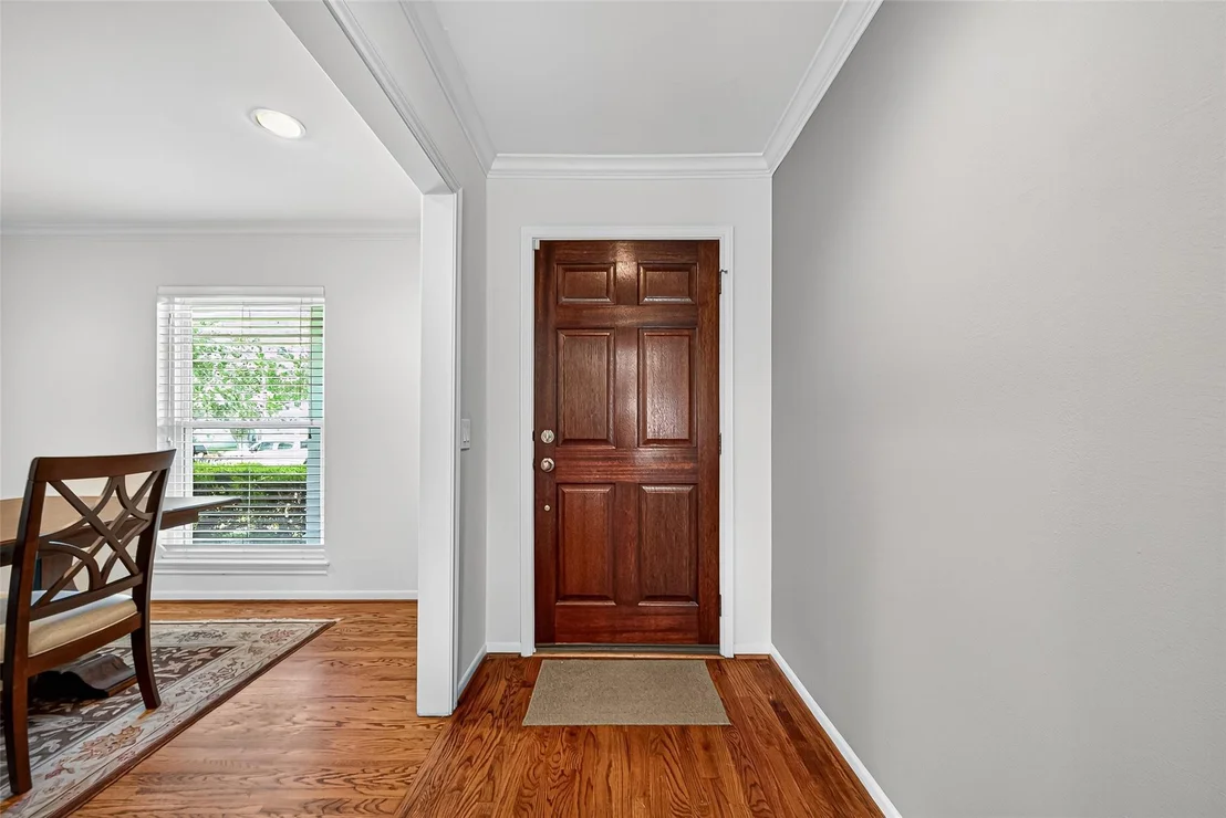 Photo of 9327 Meadowcroft Drive