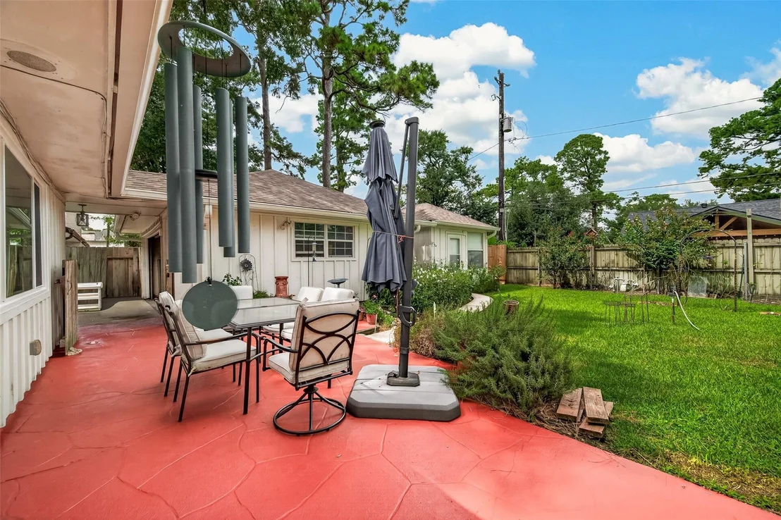 Photo of 10062 Warwana Road