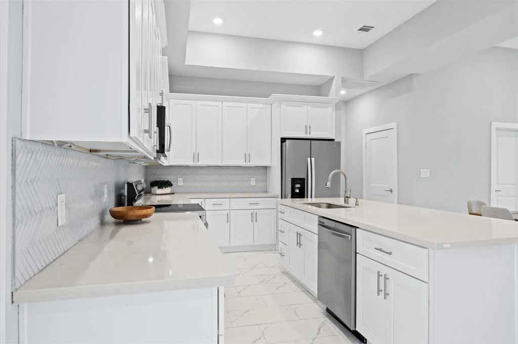 Photo of 1028 Exotic Pine Street