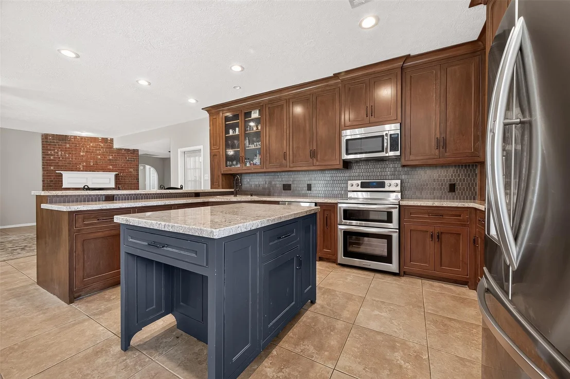 Photo of 7303 Oak Bluff Drive