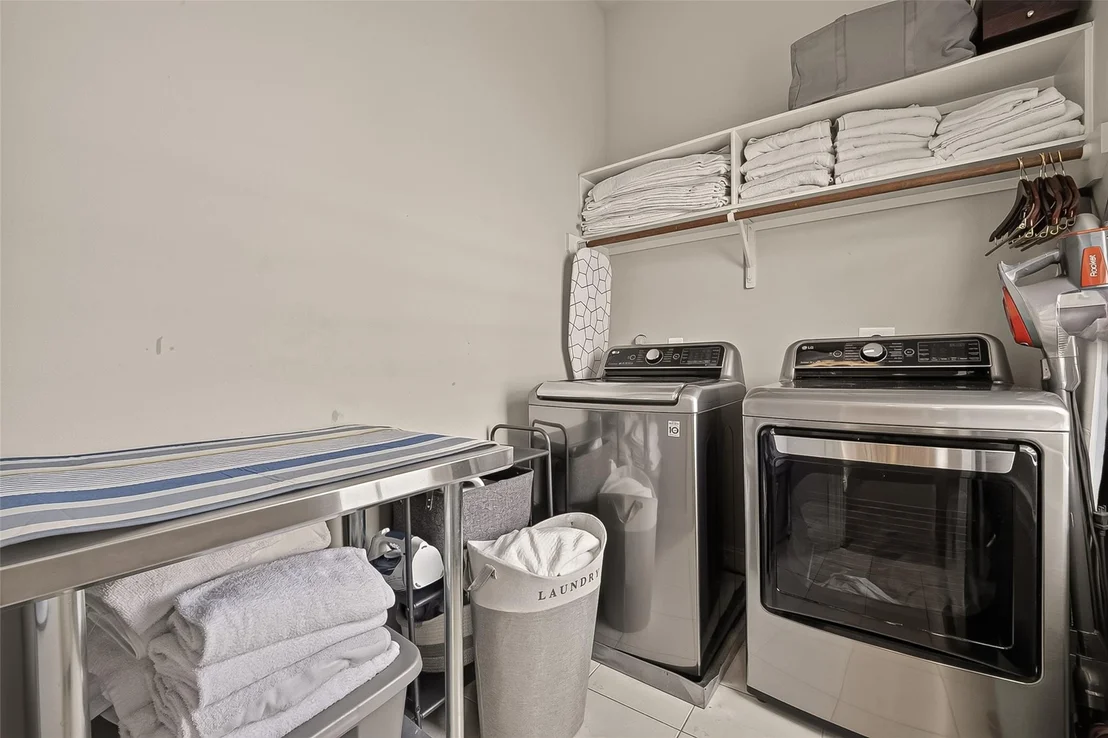 Photo of 10929 Upland Park