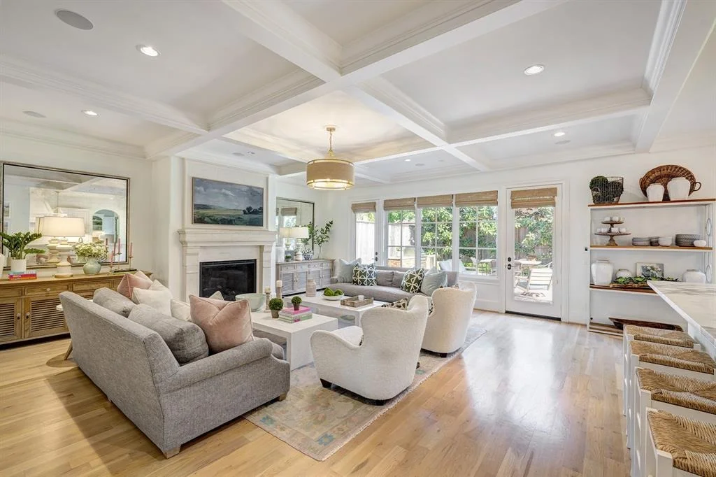 Photo of 6206 Del Monte Drive