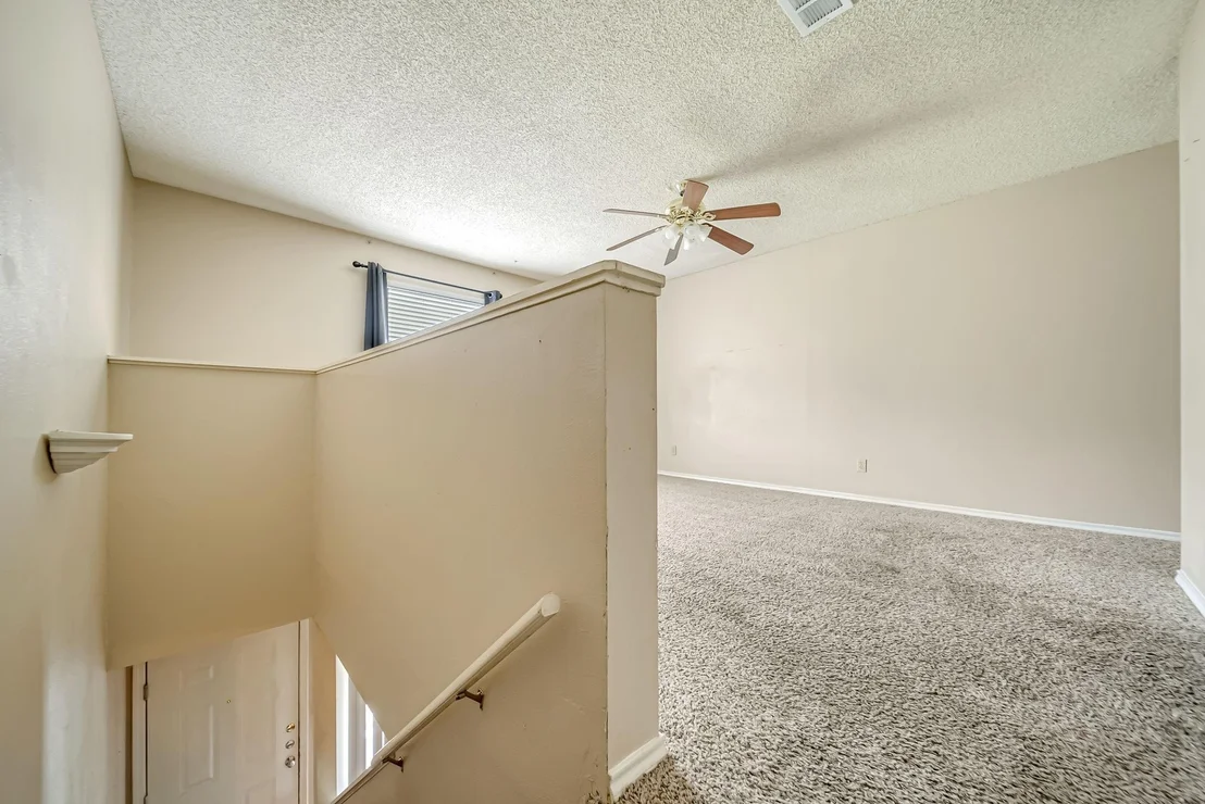 Photo of Unit 256D at 2501 Gulf Freeway