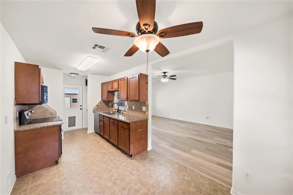 Photo of 10621 Royal Adrian