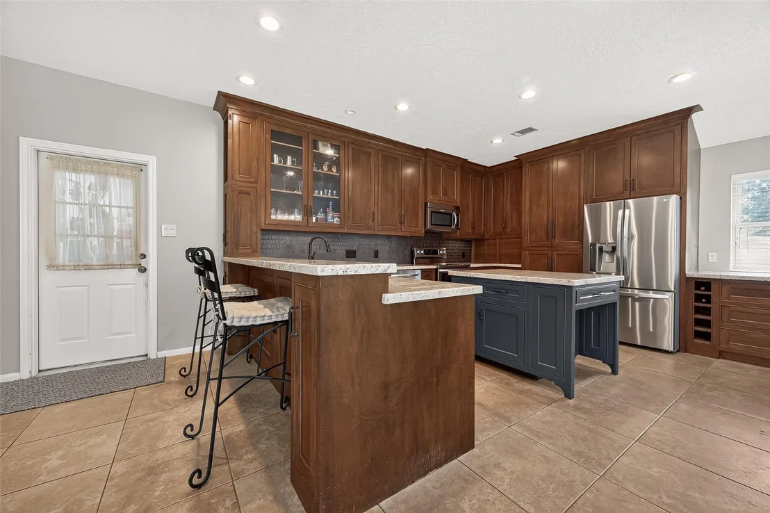 Photo of 7303 Oak Bluff Drive