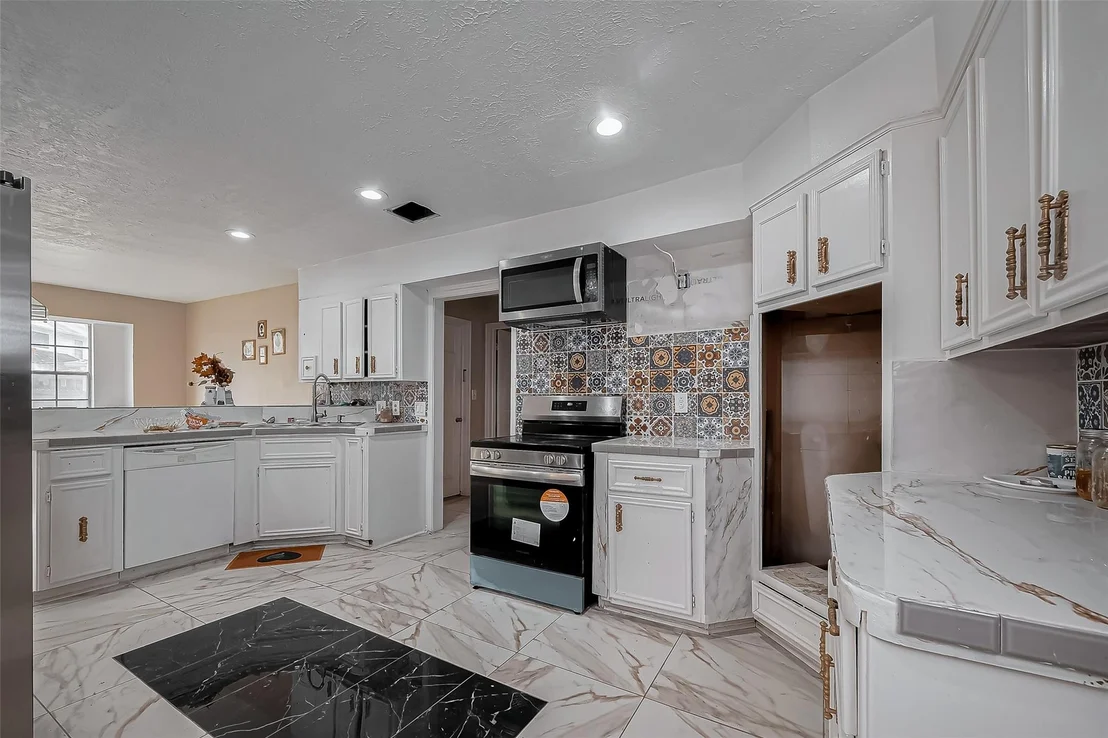Photo of 811 Loire Lane