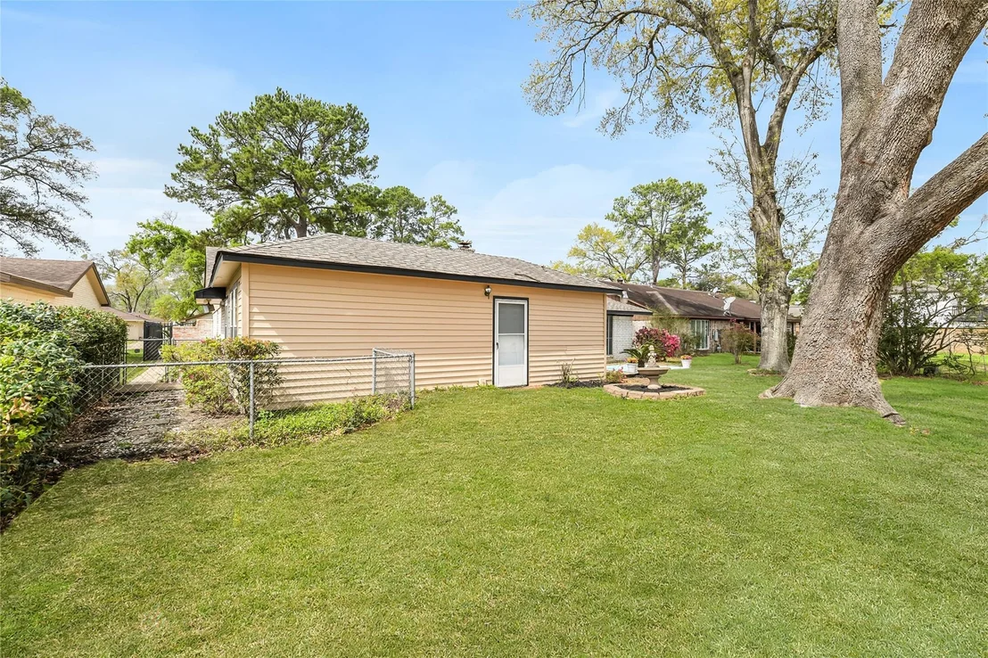 Photo of 7522 Deep Forest Drive