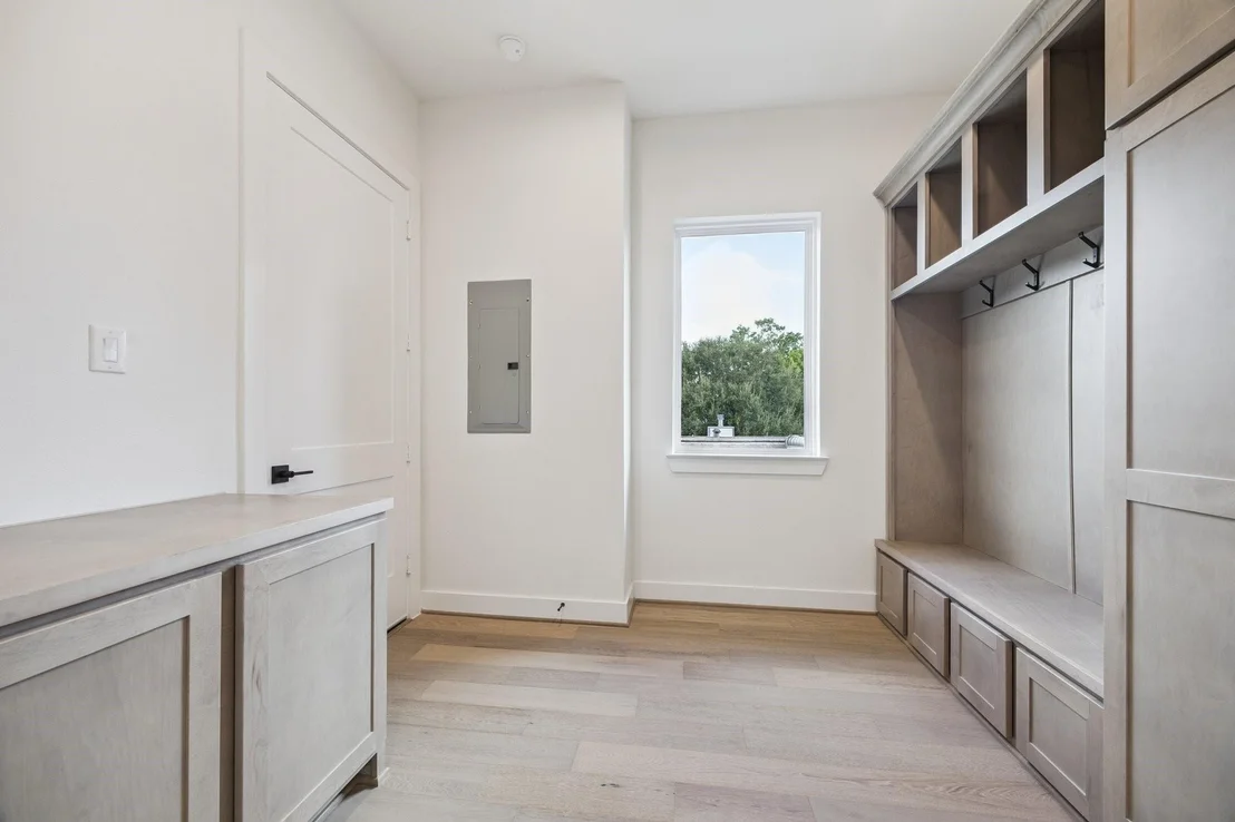 Photo of 2211 Saxon Drive