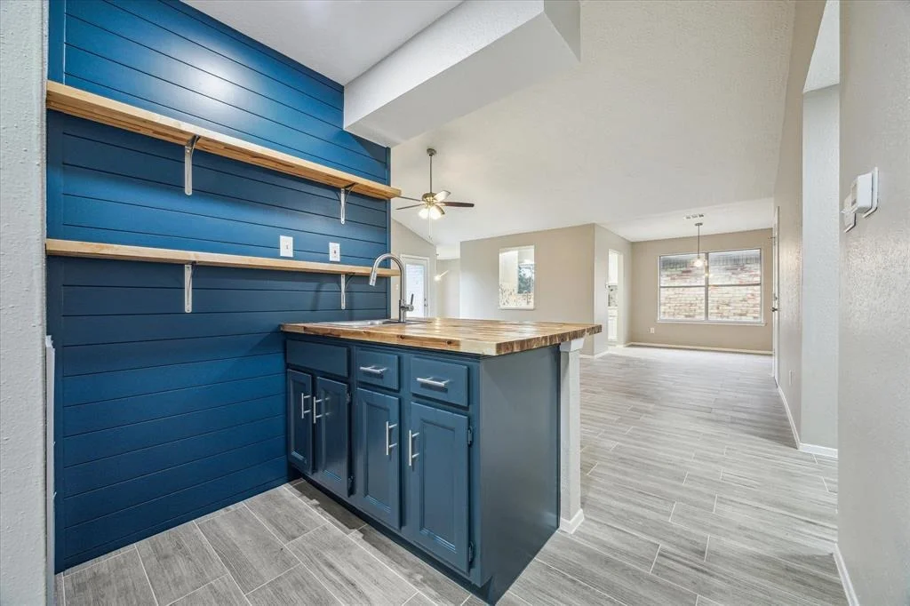 Photo of 16111 Windom Drive