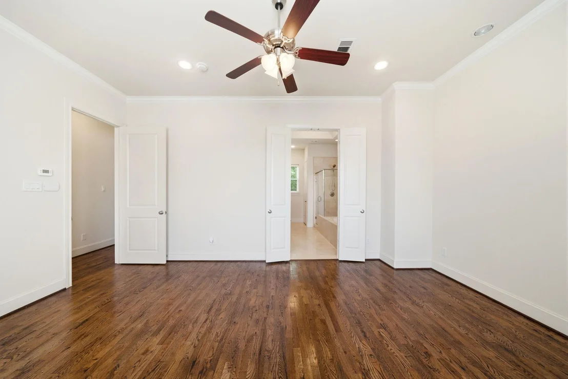 Photo of 8926 Lakeshore Bend Drive