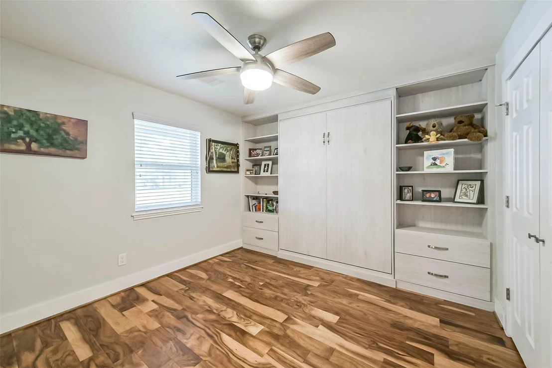 Photo of 5731 Grape Street