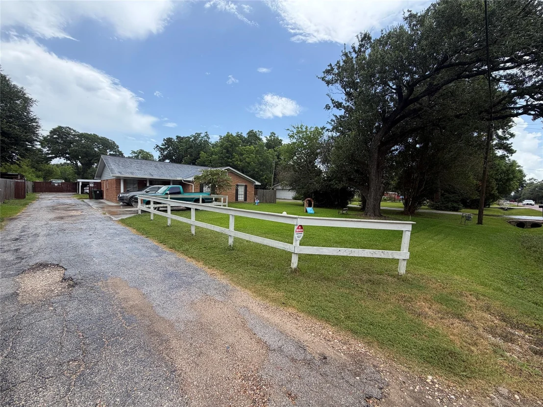 Photo of 9727 Radio Street