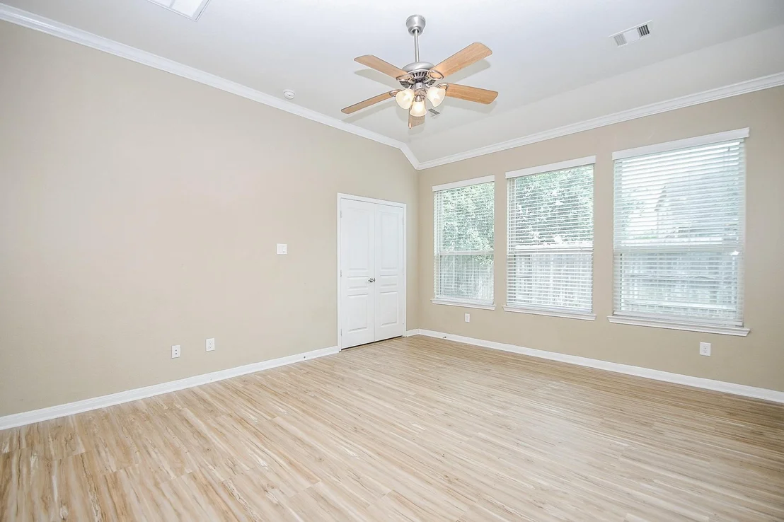 Photo of 4819 Oak Rambling Drive