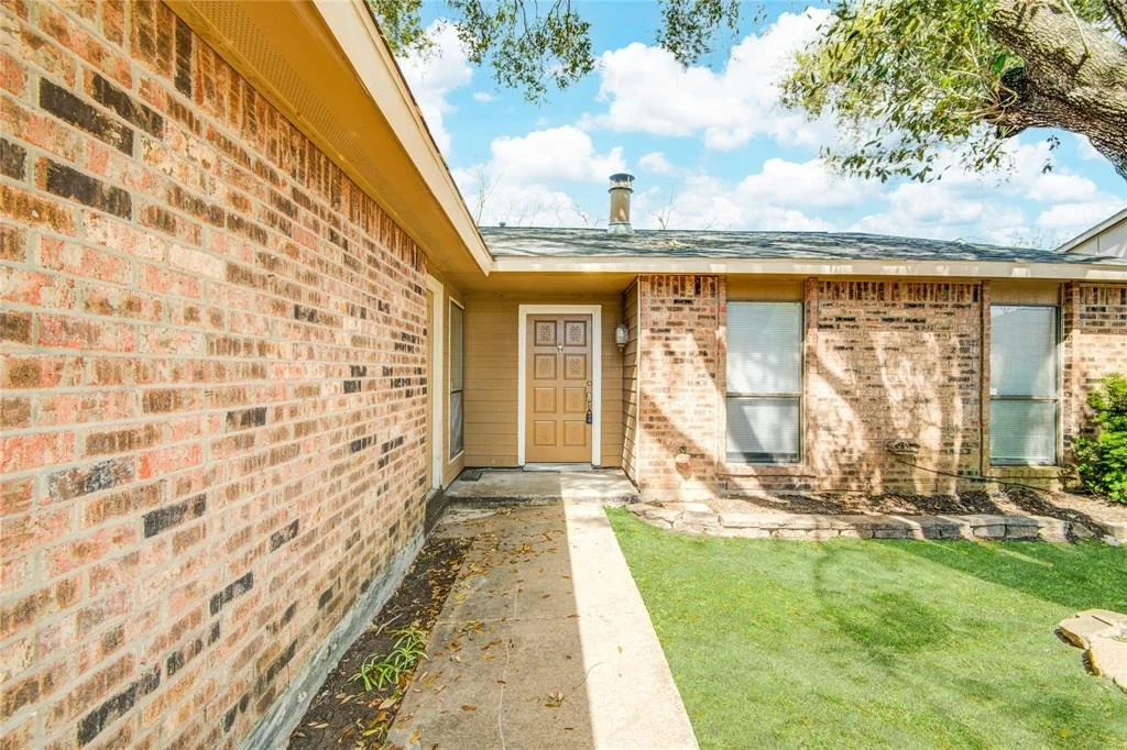 Photo of 6839 Tara Drive