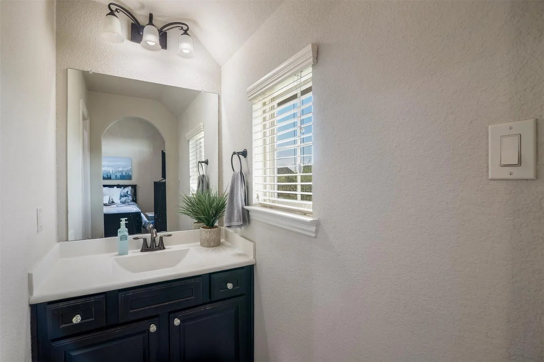 Photo of 7103 Avalon Bluff Drive