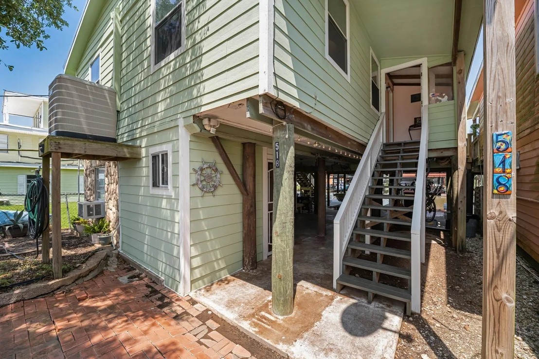 Photo of 518 Marine Way