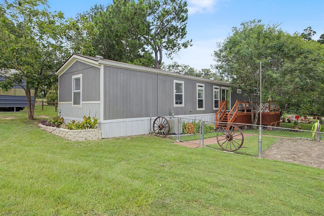 Photo of 637 Lakeview Drive
