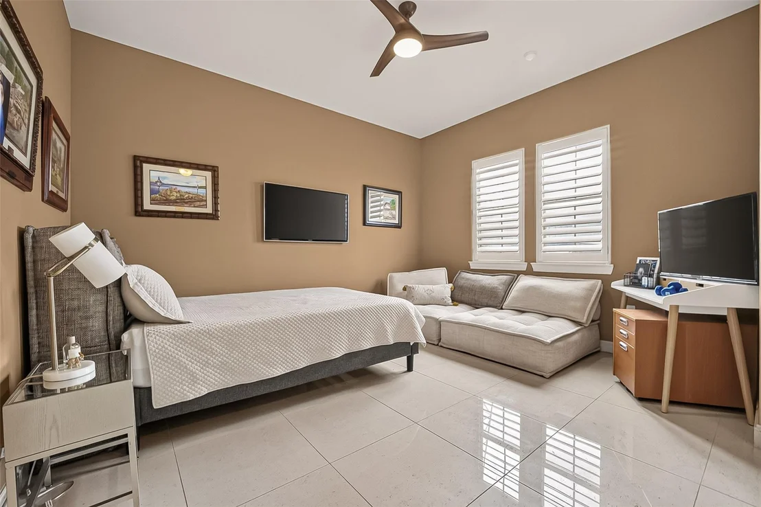 Photo of 10929 Upland Park