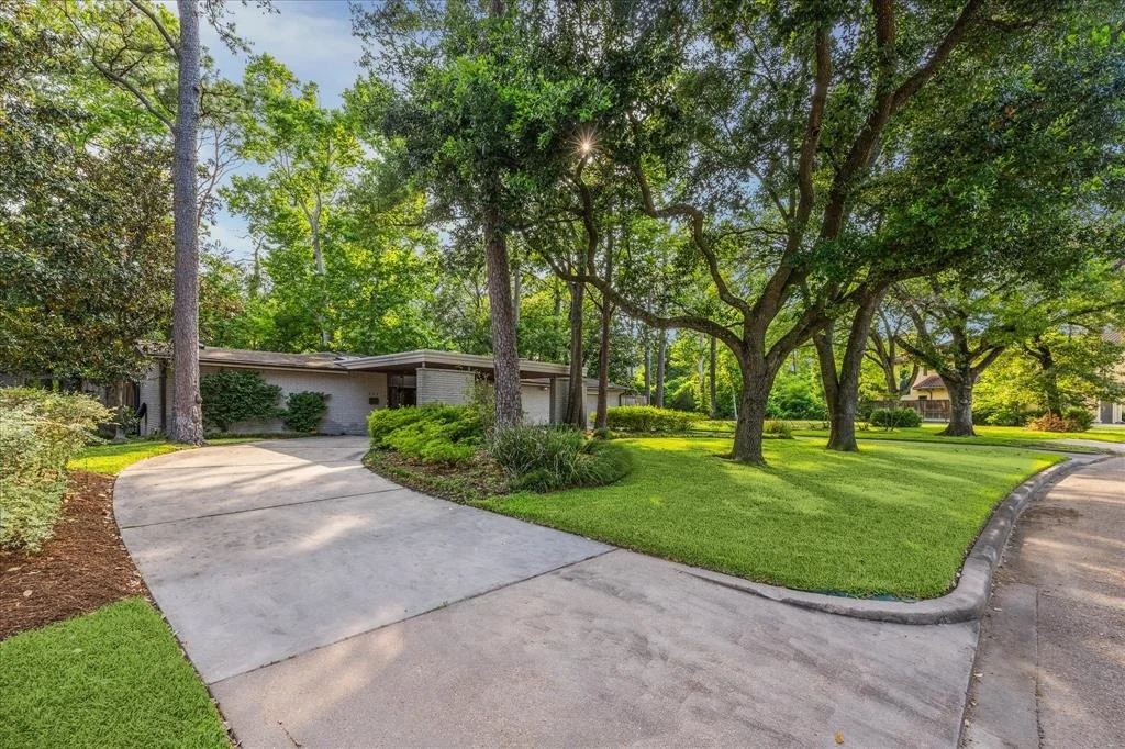 Photo of 323 Electra Drive