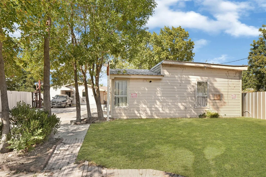 Photo of 1925 Sunny Drive