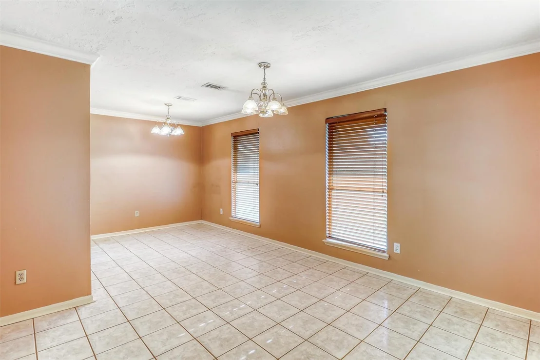 Photo of 534 Belwin Drive