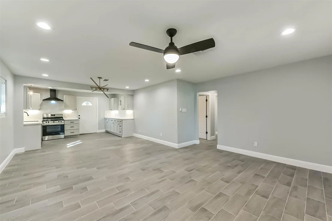 Photo of 8925 Everglade Drive