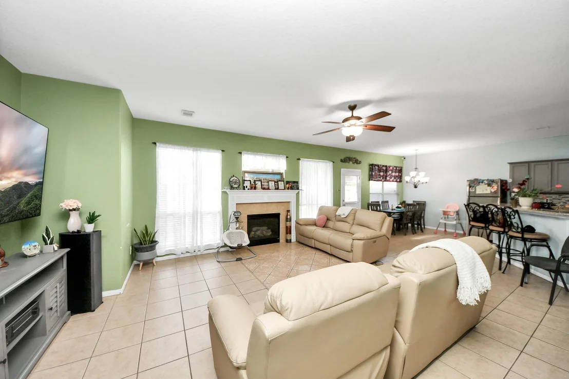 Photo of 922 N Sky Drive