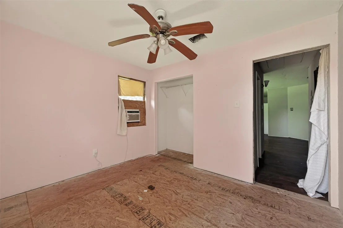Photo of 25080 Lakeshore Drive