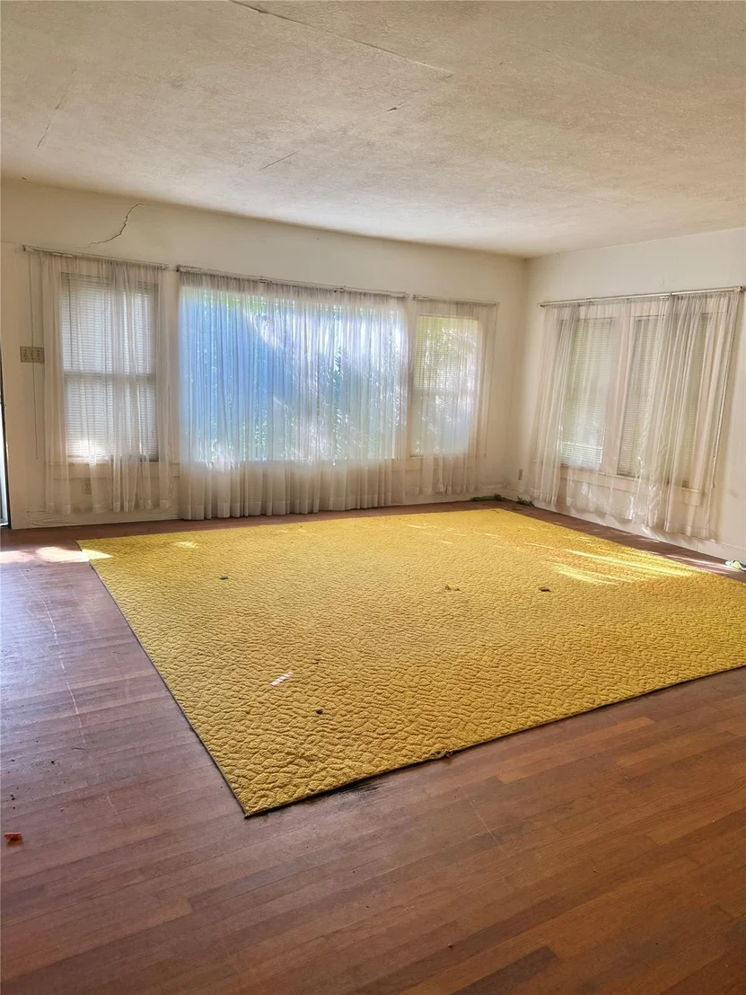 Photo of 809 W Elder
