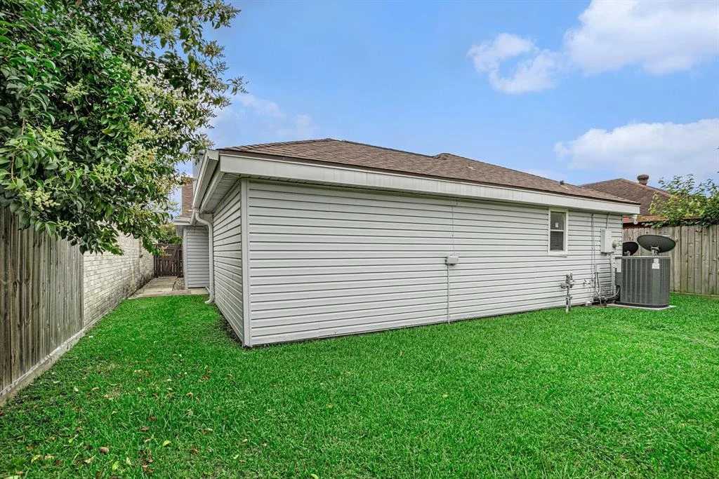 Photo of 6138 Linnhaven Drive