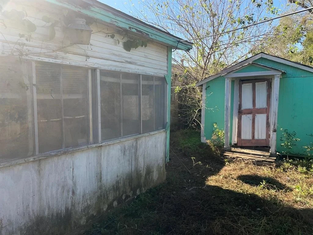 Photo of 7883 Hamlet Street