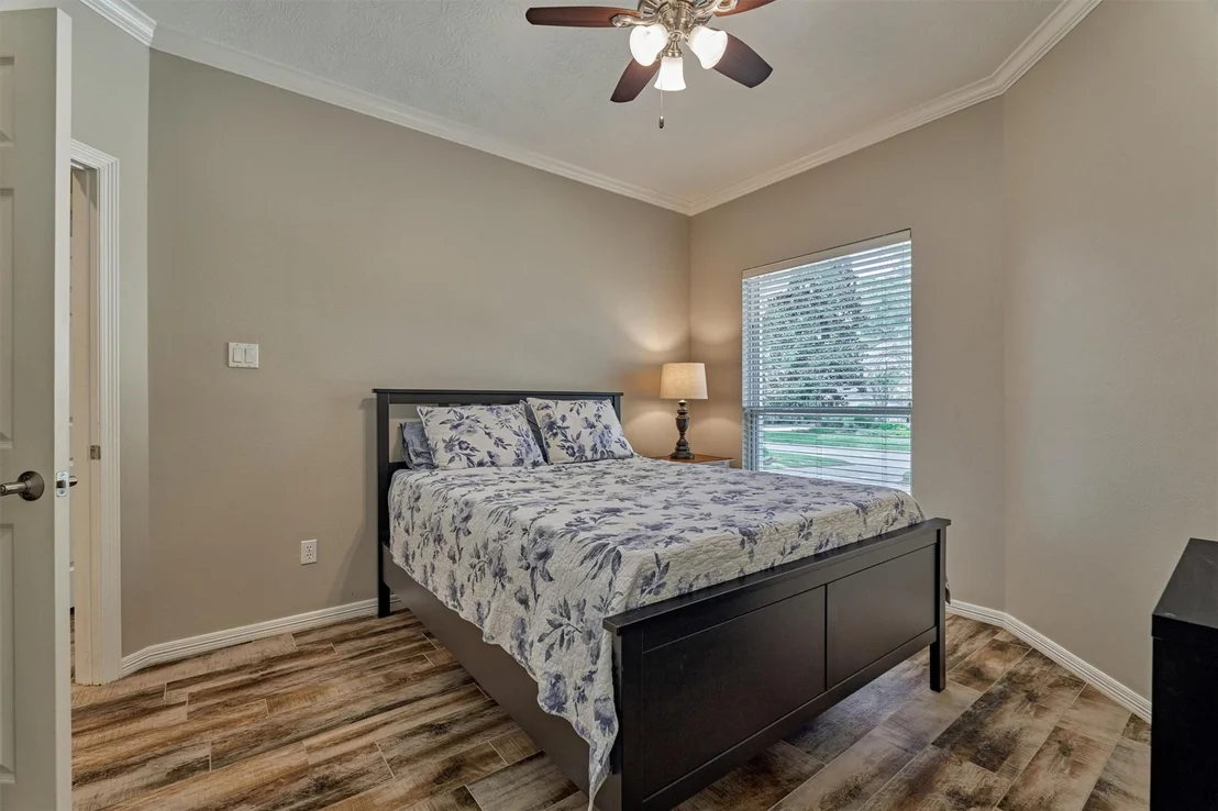 Photo of 31 E Palmer Bend