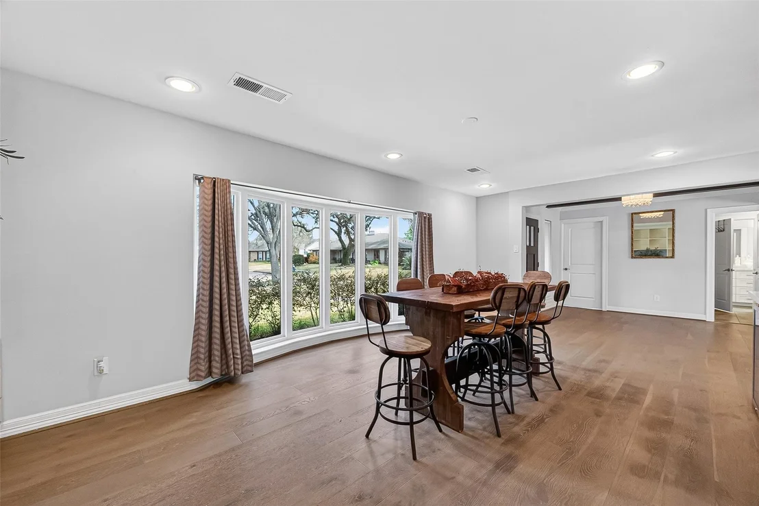 Photo of 5907 Beaudry Drive