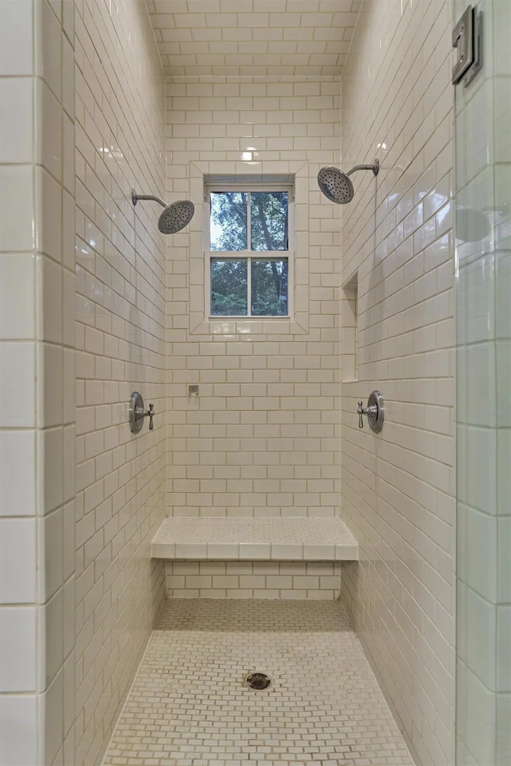 Photo of 10928 Lake Forest Drive