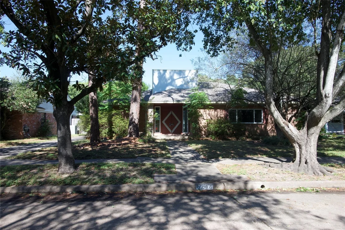Photo of 5242 Grape Street