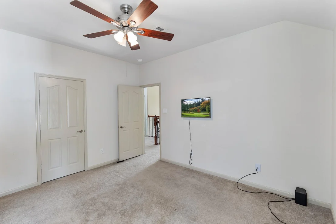Photo of 1003 Commons Waterway Drive