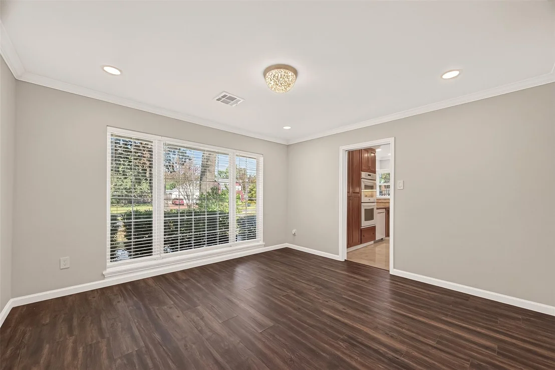 Photo of 418 N Wilcrest Drive
