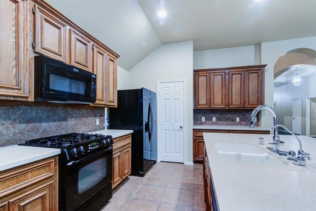 Photo of 421 Laddingford Lane