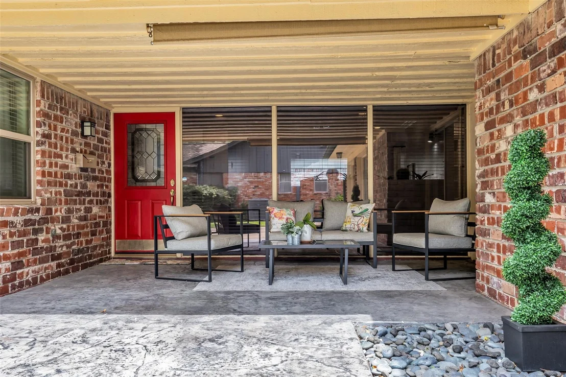 Photo of 10127 Hazelhurst Drive