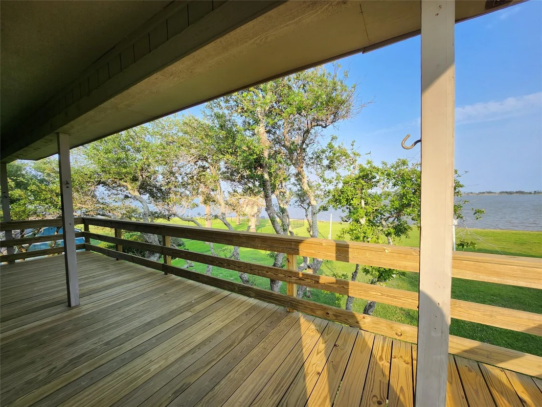 Photo of 2182 W Bayshore Drive