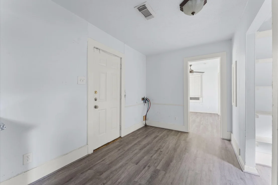Photo of 6714 Schuller Road