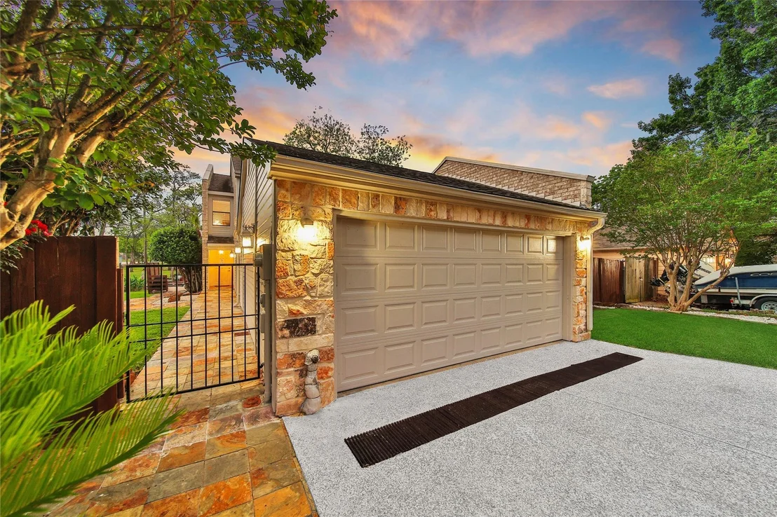Photo of 734 Lake View Drive