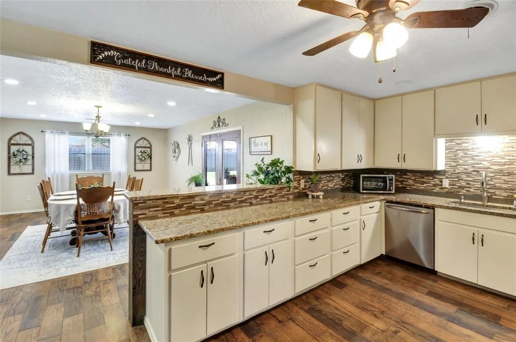 Photo of 807 Ridgelea Drive