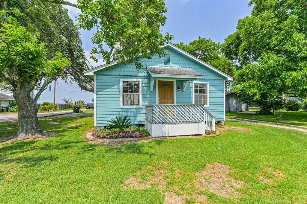 Photo of 4803 W Bayshore Drive