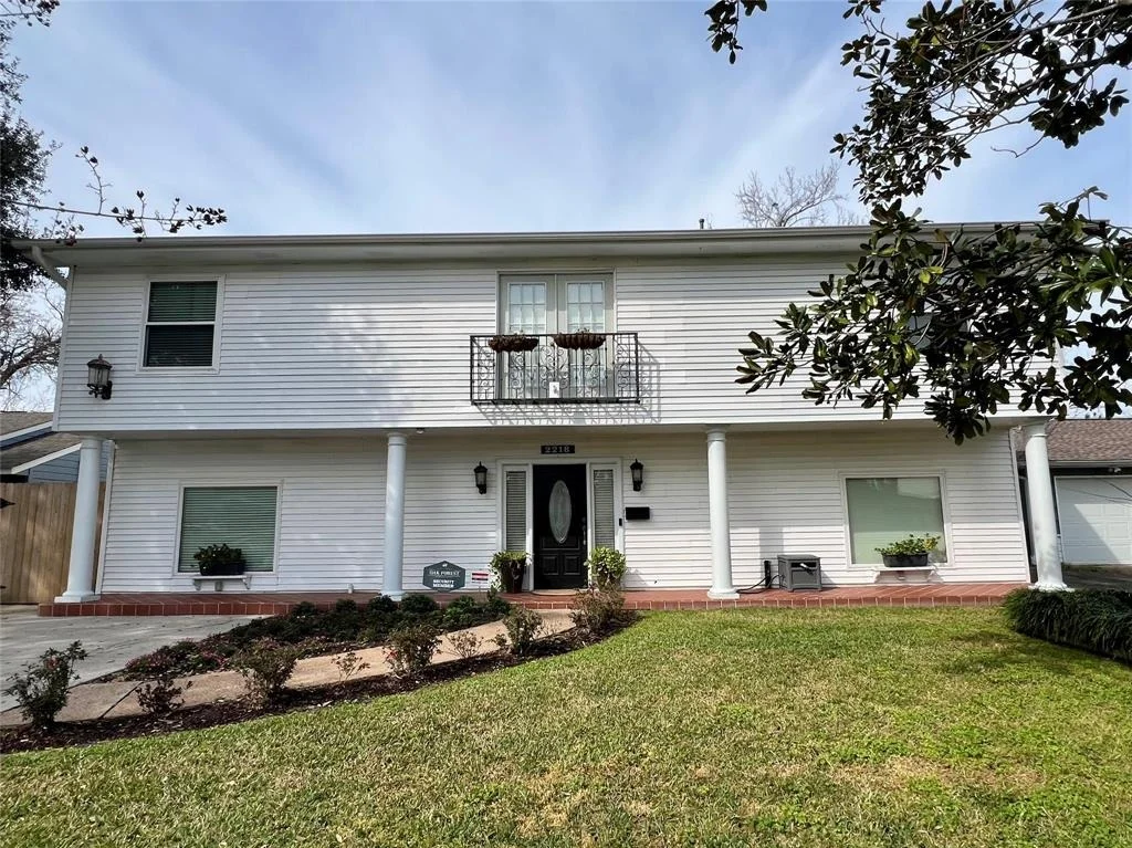 Photo of 2218 Saxon Drive